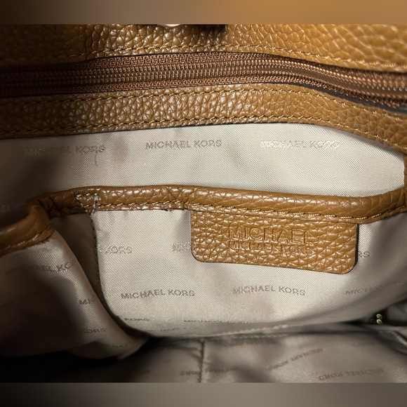 Michael Kors MK Sullivan Pebbled Messenger Crossbody Bag Purse - Picture 5 of 5